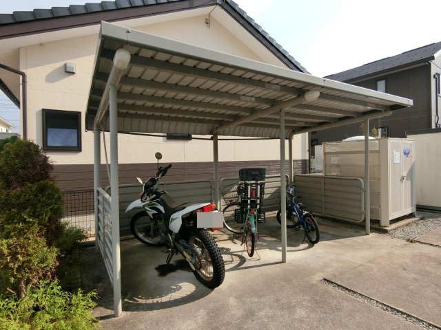 ＪＲ山陰本線 東山公園駅 徒歩23分 2階建 築15年の外観写真