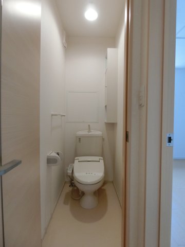ＪＲ山陰本線 東山公園駅 徒歩23分 2階建 築15年のトイレ写真