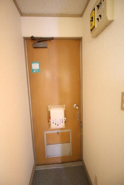 ＪＲ総武線 西船橋駅 徒歩9分 2階建 築43年の玄関写真