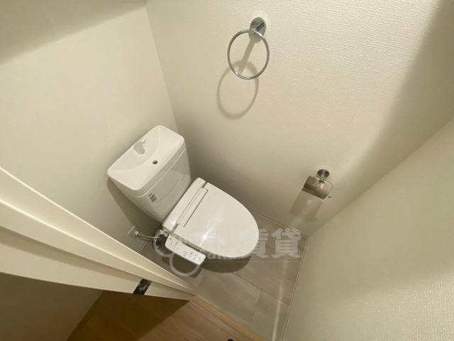 地下鉄御堂筋線 江坂駅 徒歩7分 15階建 築3年のトイレ写真