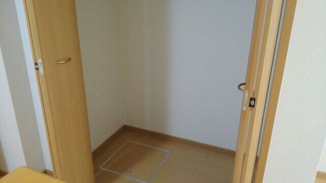 ＪＲ山陰本線 豊岡駅 バス乗車時間：4分 最寄りバス停で下車 徒歩2分 2階建 築19年の内装写真