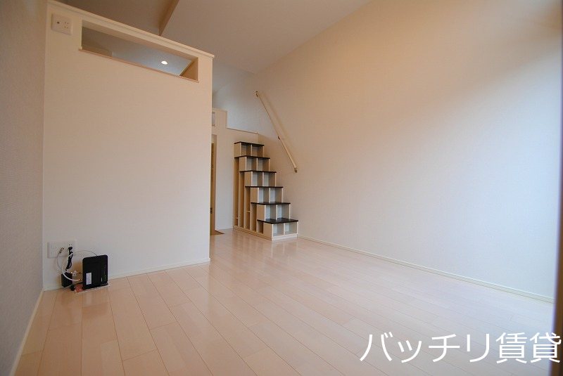 ハーモニーテラス荒中町IIの居間写真
