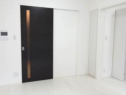 セレニティー神田の居間写真