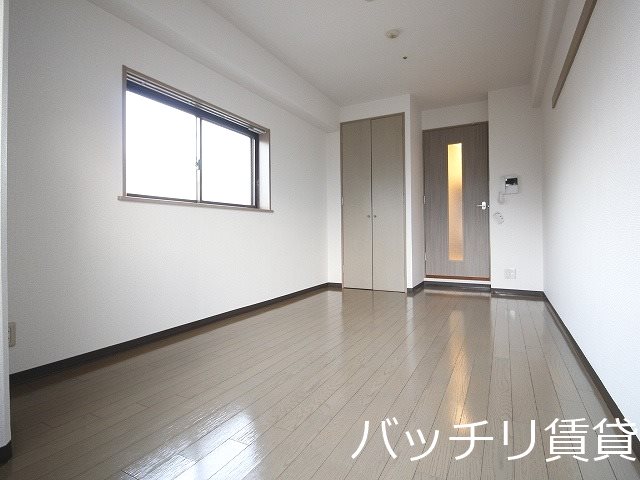 居室・リビング　画像は別号室イメージの為、現況を優先いたします。