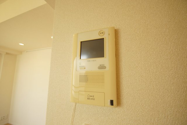 セキュリティ　来訪者が確認できる女性に安心の「TVモニターホン」