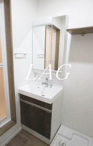 洗面設備　独立洗面台です。写真はイメージです。