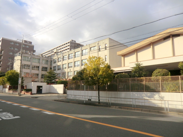小学校　大阪市立新東三国小学校（小学校）まで423m