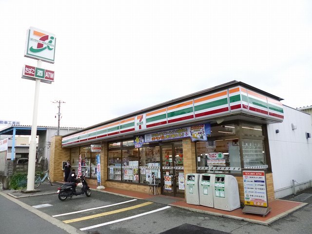 コンビニ　セブンイレブン川西久代１丁目店（コンビニ）まで399m