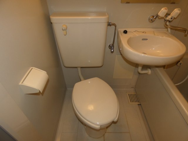 京王線 桜上水駅 徒歩5分 5階建 築36年のトイレ写真