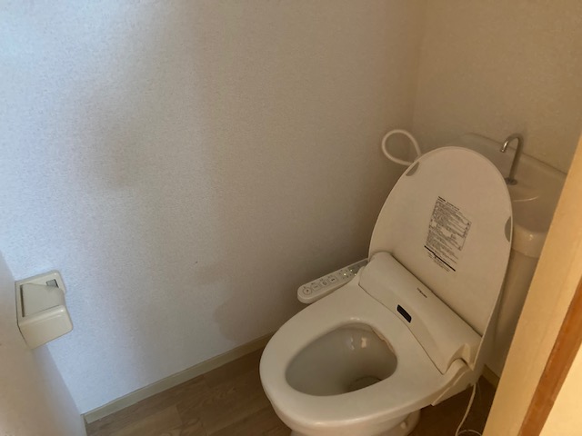 ＪＲ豊肥本線 水前寺駅 徒歩13分 4階建 築39年のトイレ写真