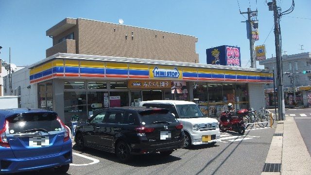 コンビニ　ミニストップ天白半ノ木店（コンビニ）まで293m