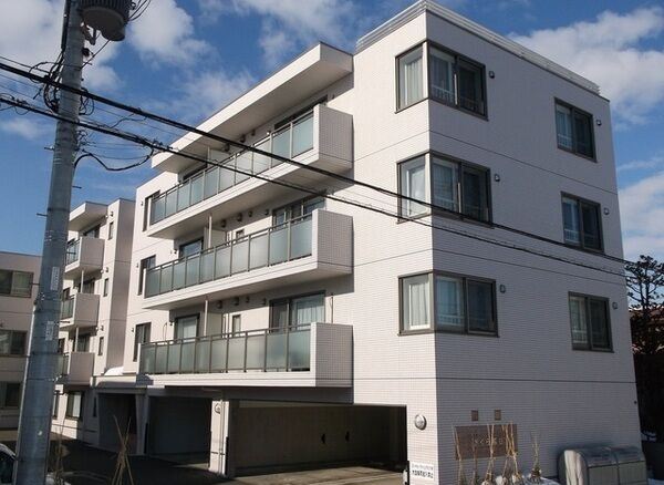 札幌市豊平区福住一条のマンションの建物外観