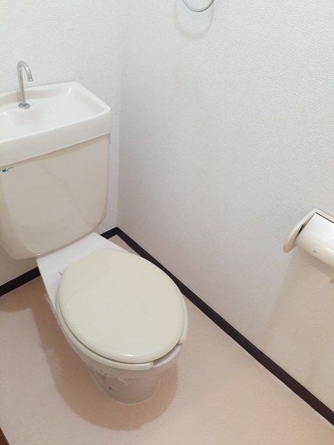 【常滑市大和町のアパートのトイレ】