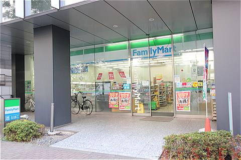 コンビニ　ファミリーマート文京音羽一丁目店（コンビニ）まで440m