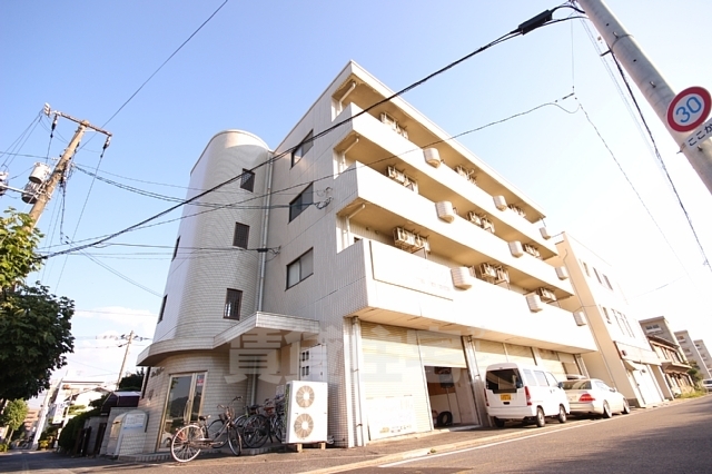 【広島市西区小河内町のマンションの建物外観】