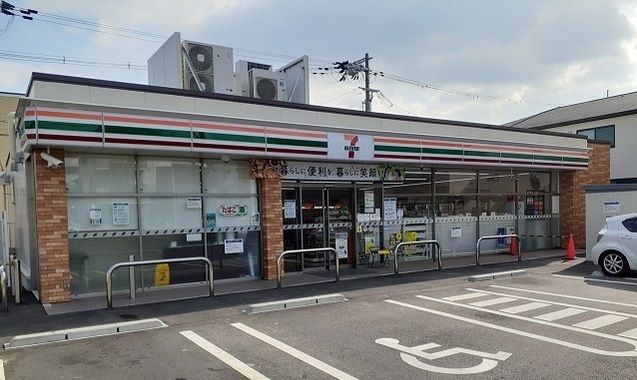 【池田市石橋のアパートのコンビニ】