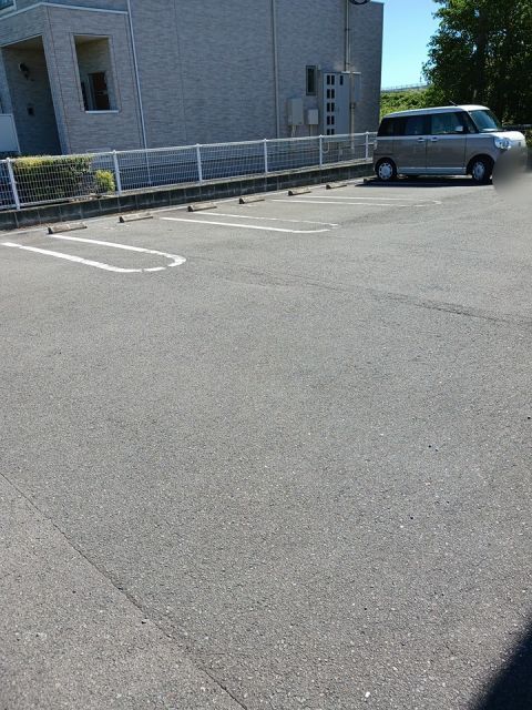 【大川市大字三丸のアパートの駐車場】