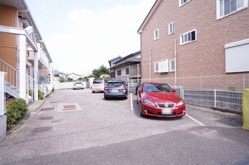 【パラッシオ本町IIIの駐車場】