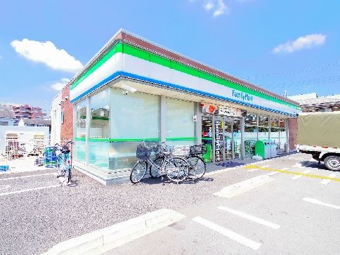 【新座市北野のアパートのコンビニ】