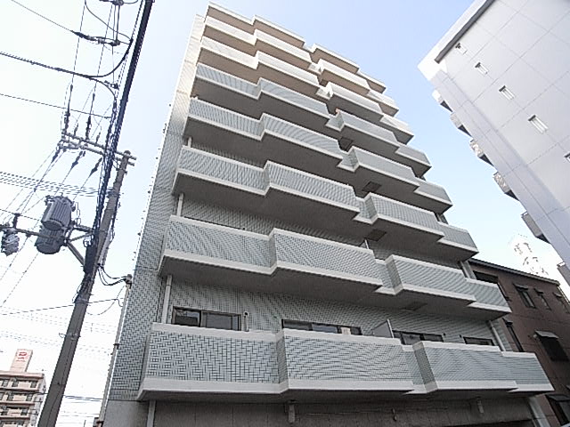 【マンション優雅IIIの建物外観】