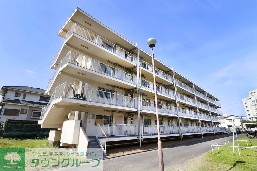 千葉市稲毛区小中台町のマンションの建物外観