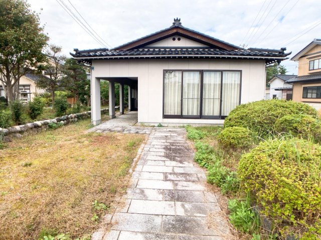 黒部市立野戸建ての建物外観