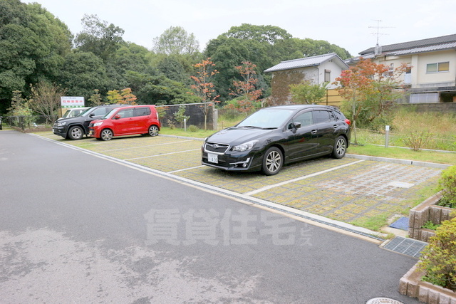 【ヴェルデ桃山御陵の駐車場】