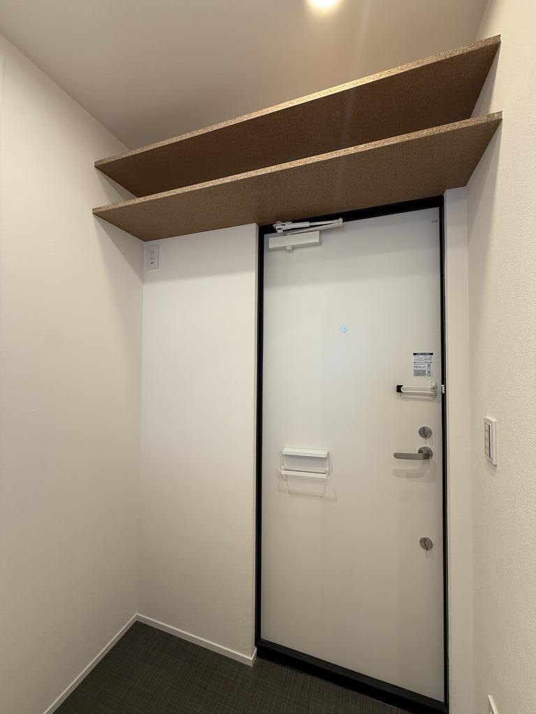 玄関　玄関収納有り