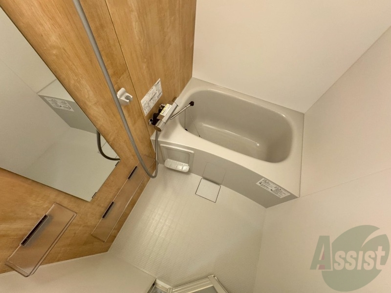 バス・シャワールーム　お風呂になります。一日の疲れを癒してくださいね。