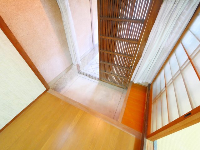 玄関　収納もある玄関です