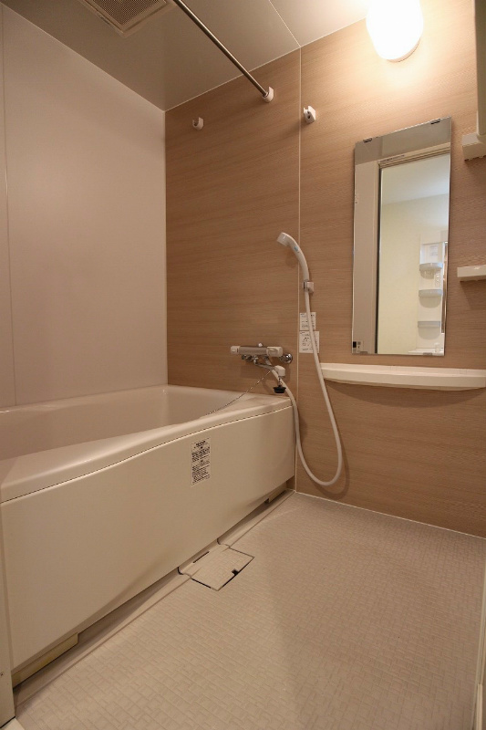 バス・シャワールーム　浴槽
