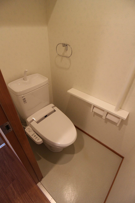 トイレ　ウォシュレット付