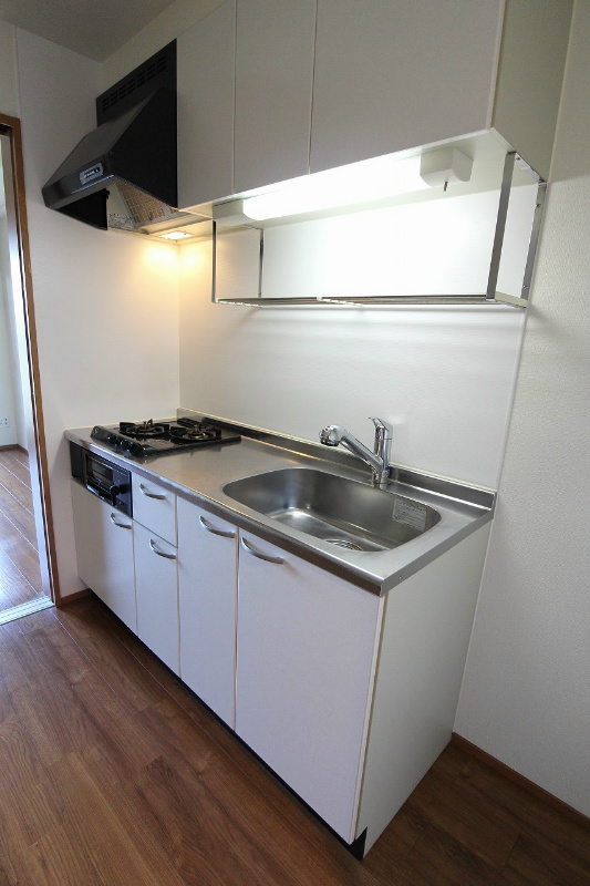 キッチン　２口コンロやグリルなど充実の設備も設置済