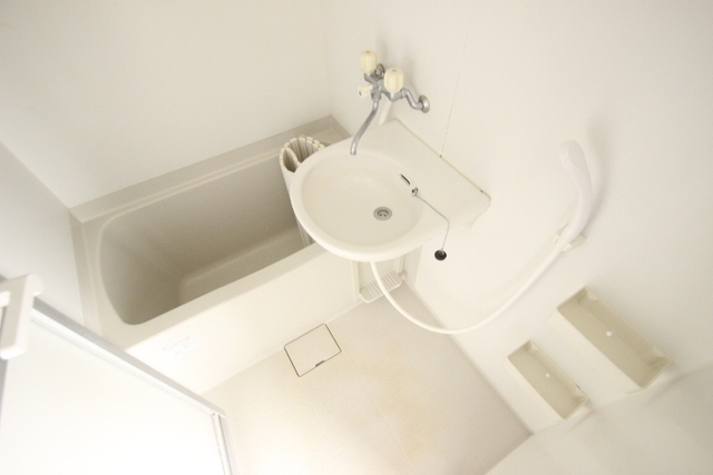 バス・シャワールーム　他号室の写真です