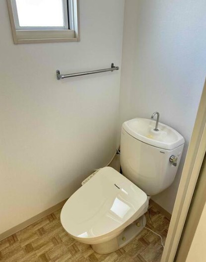 トイレ　温水洗浄便座