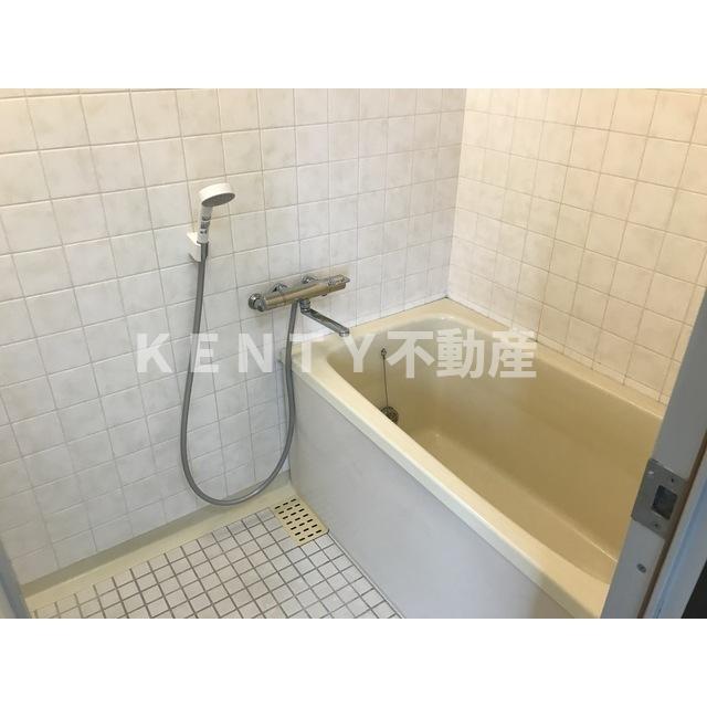 バス・シャワールーム　ゆったり過ごせるお風呂です