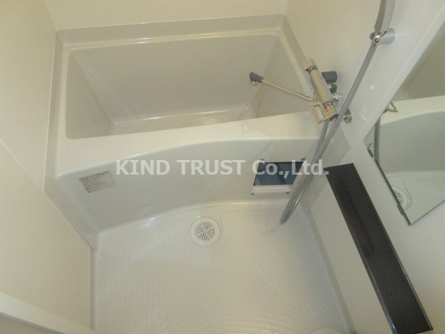 バス・シャワールーム　落ち着いた空間のお風呂です