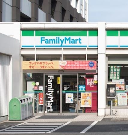コンビニ　ファミリーマート港南四丁目店（コンビニ）まで471m