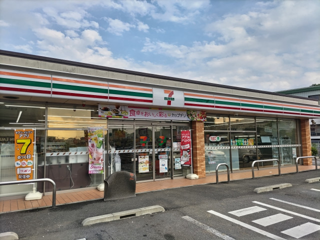 コンビニ　セブンイレブン松戸大町駅前店（コンビニ）まで230m