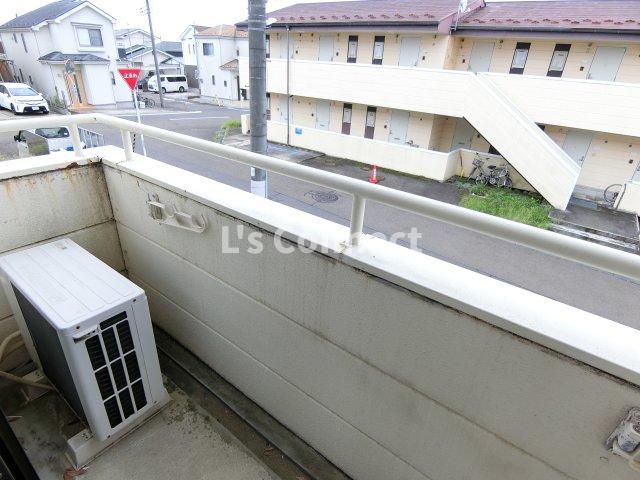 バルコニー　晴れた日には洗濯物もたくさん干せます。