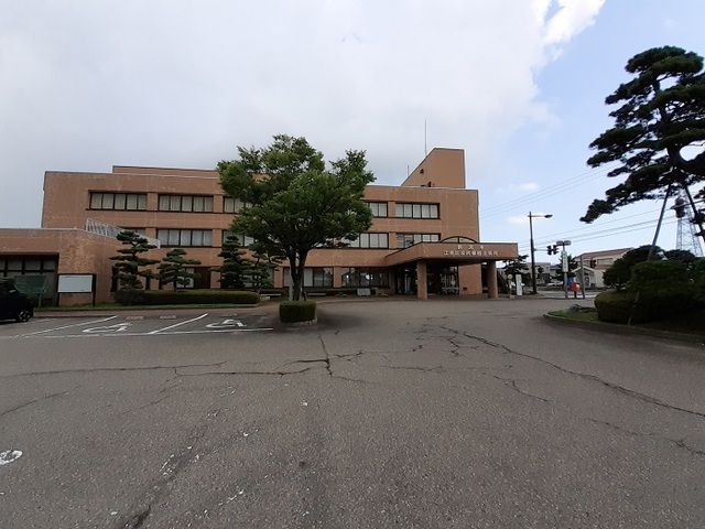 役所　江南区役所横越出張所（役所）まで450m