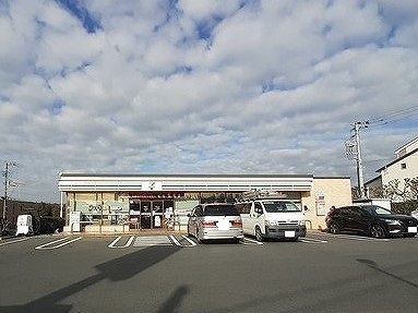 コンビニ　セブンイレブン（コンビニ）まで370m