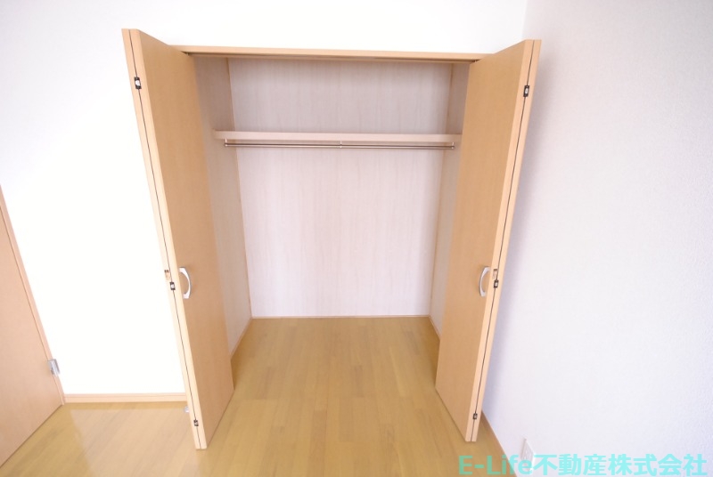 収納　※同型間取り別部屋写真