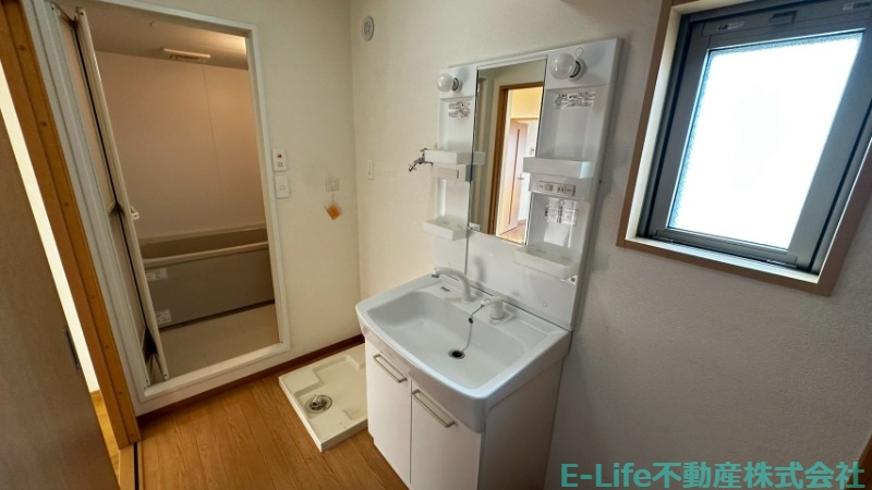洗面設備　※同型間取り別部屋写真