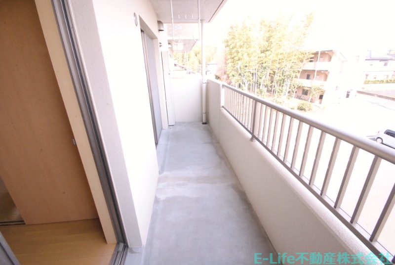 バルコニー　※同型間取り別部屋写真