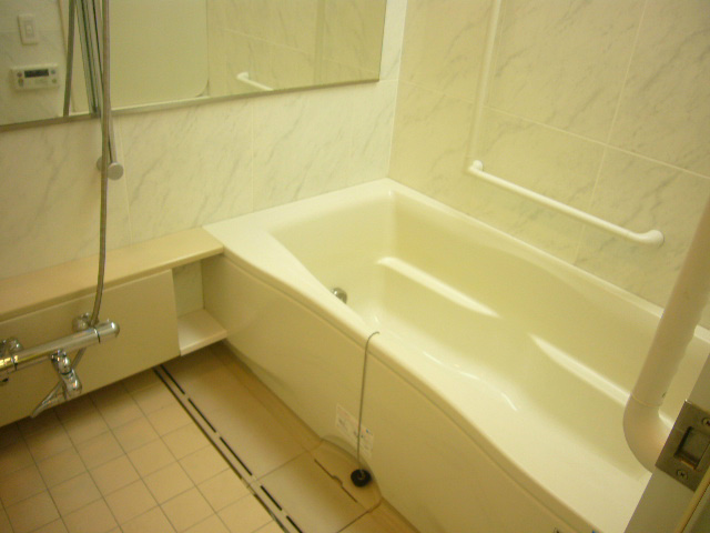 バス・シャワールーム　ゆったりとくつろぎを愉しめる、ゆとりの浴室