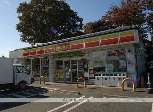 コンビニ　デイリーヤマザキ（コンビニ）まで965m