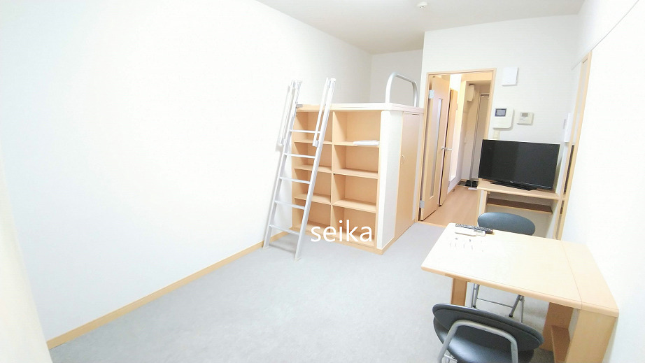 居室・リビング　同タイプ室内　造り付ベットタイプのお部屋です。