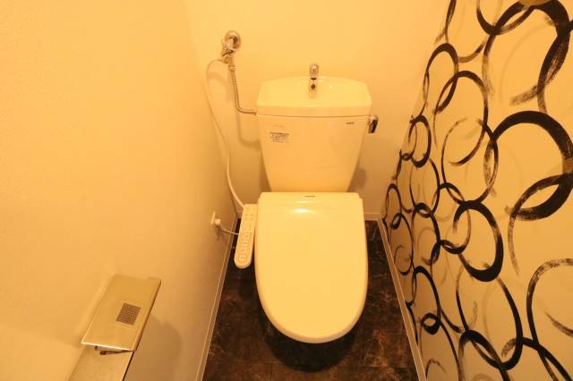 トイレ　トイレ、ウォシュレット付き！