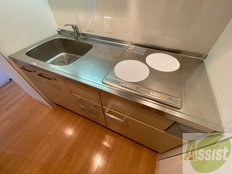 キッチン　ＩＨクッキングヒーターが設置されていて、便利ですね～。